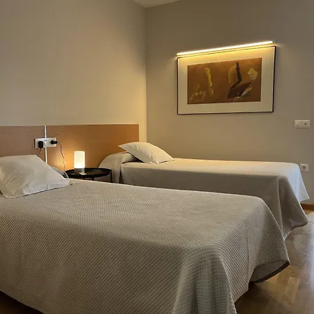 Апартаменты Apartamentos Leon Леон