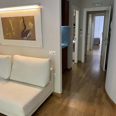 Apartamentos Leon Апартаменты Леон