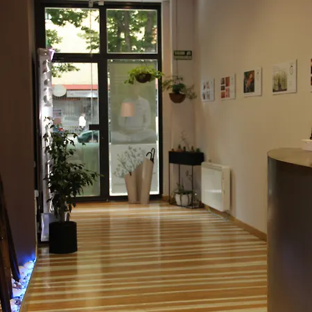 Apartamentos León *