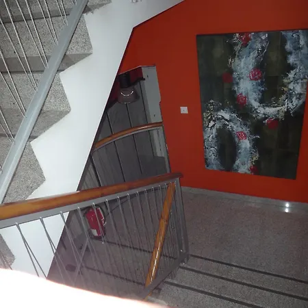 Apartamentos León * León