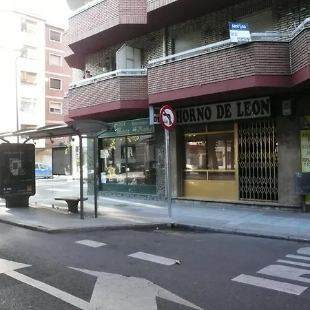Apartamentos Leon Leon