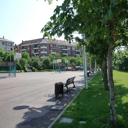 Apartamentos Leon * Леон