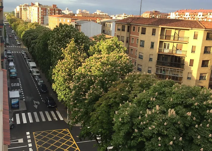 Apartamentos Leon Lägenhet