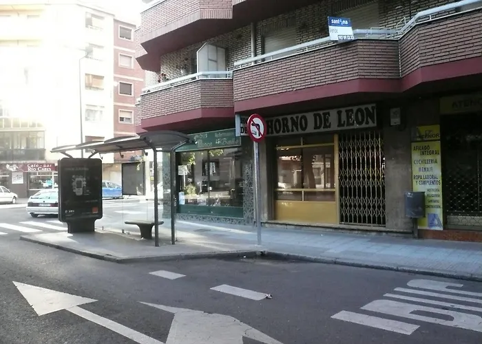 Apartamentos Leon León